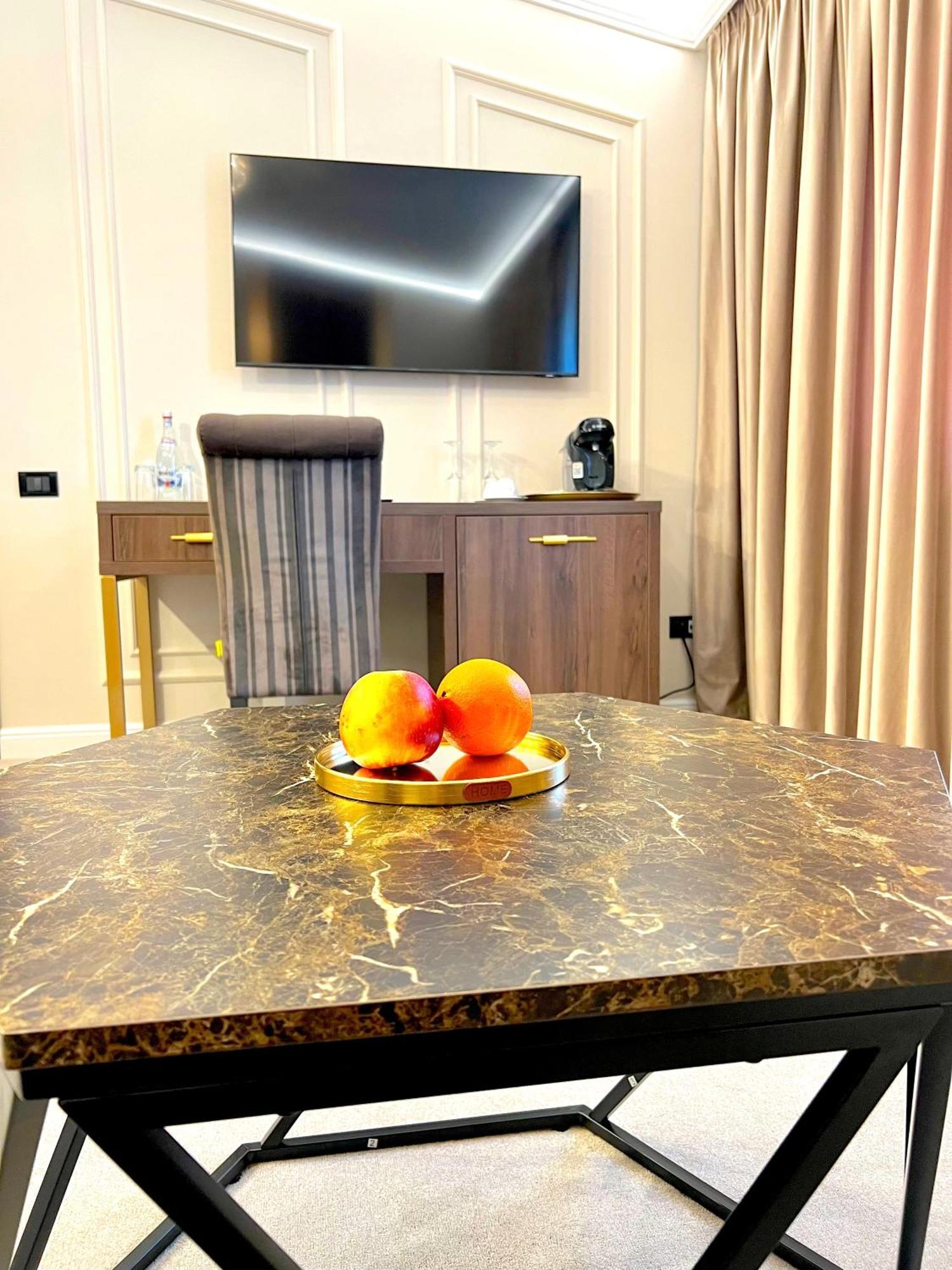 Hotel 5 Continents Craiova Exteriör bild