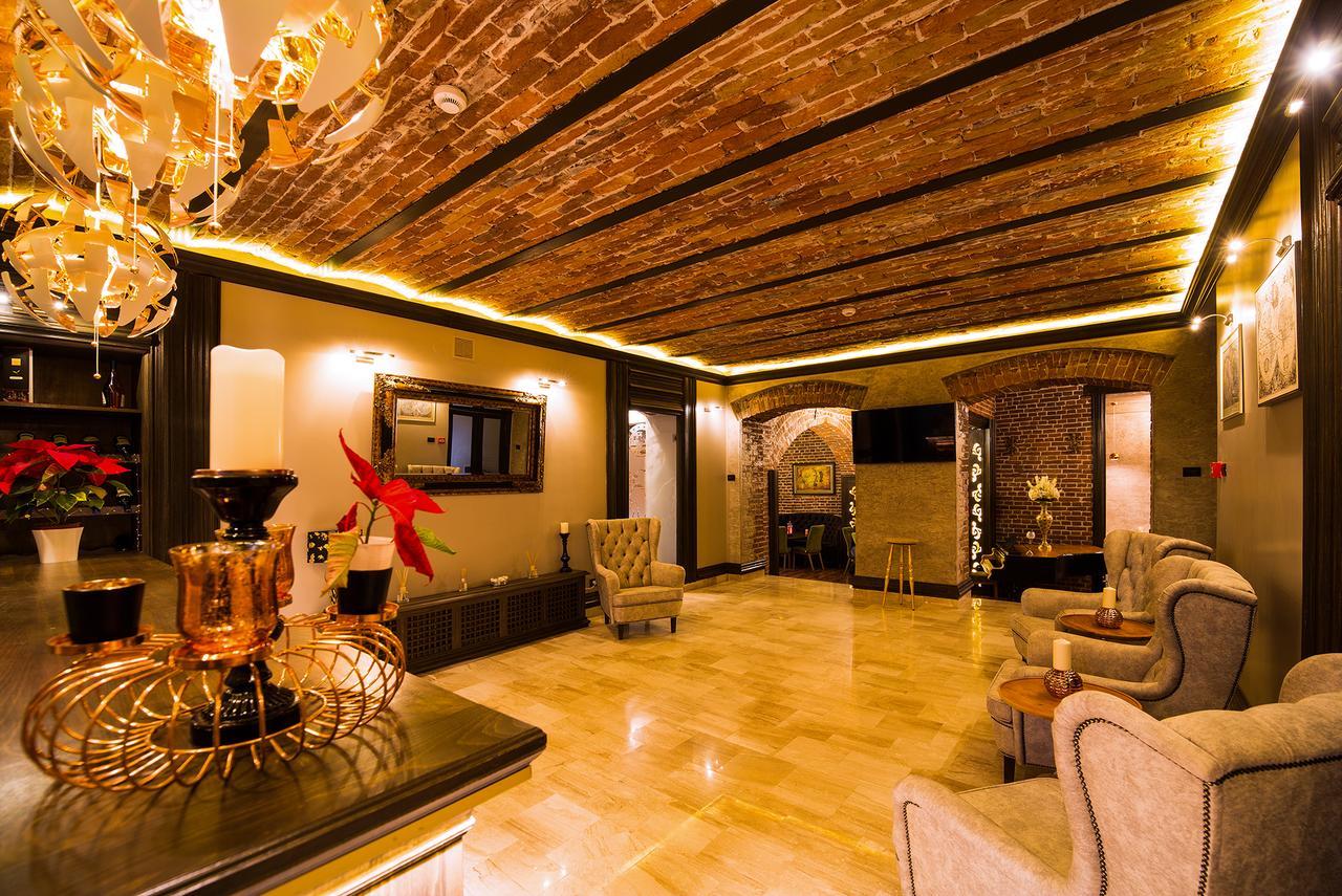 Hotel 5 Continents Craiova Exteriör bild