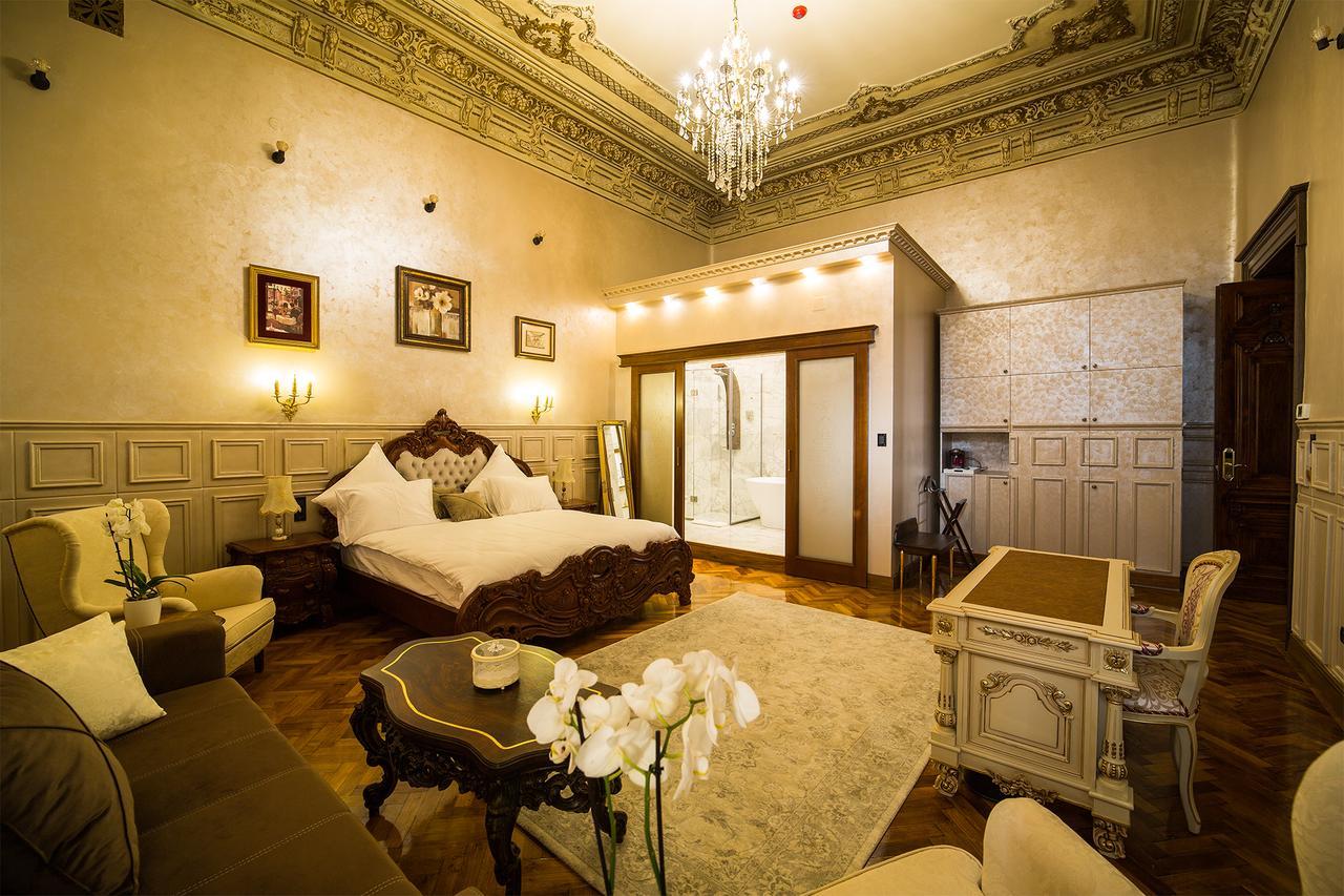 Hotel 5 Continents Craiova Exteriör bild
