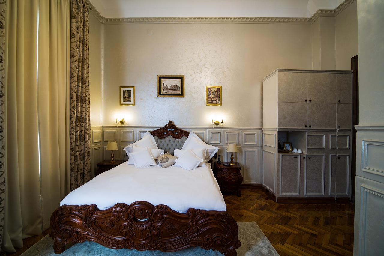 Hotel 5 Continents Craiova Exteriör bild